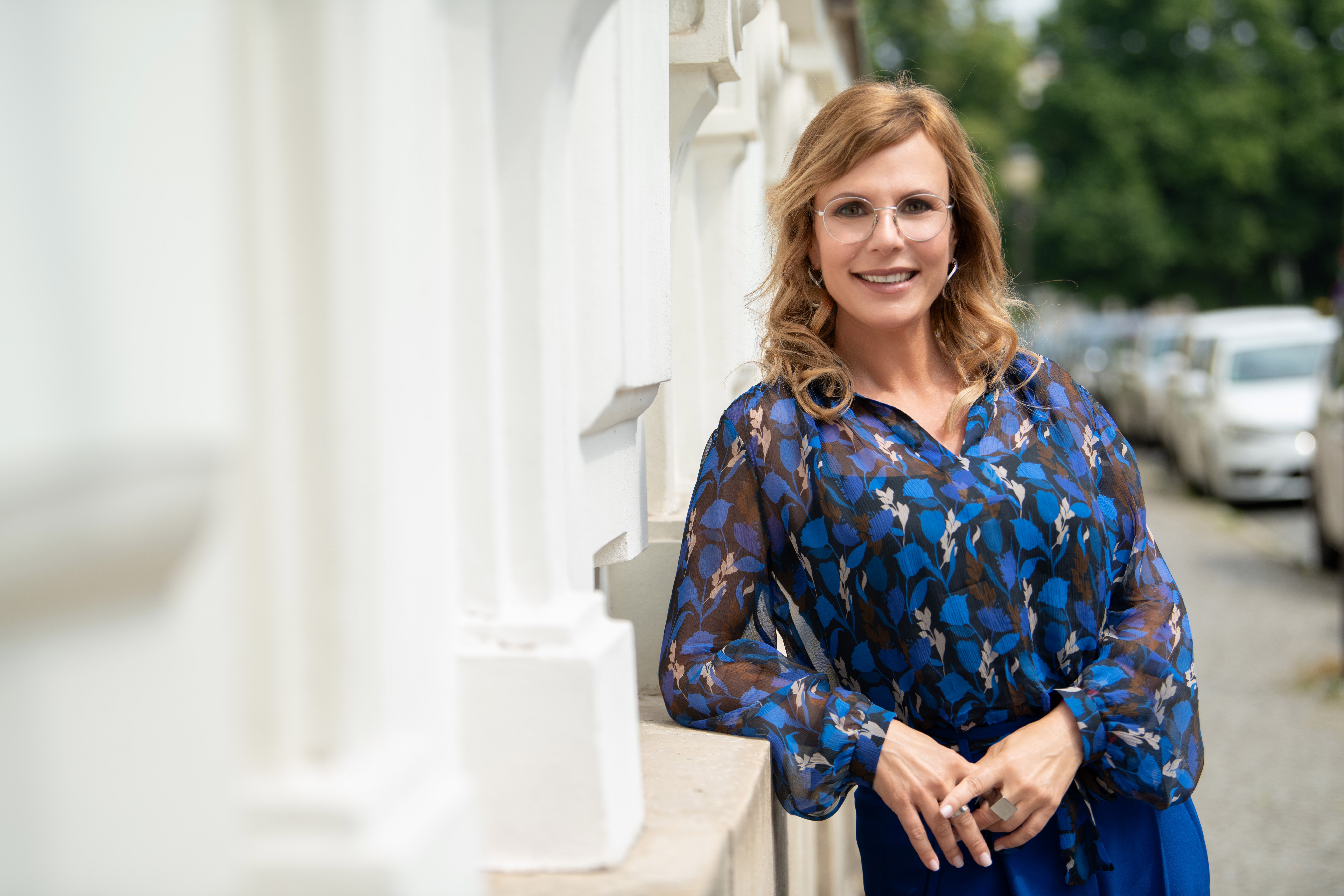 Anika Tannebaum – Europe’s No. 1 service expert, keynote speaker, and leadership coach