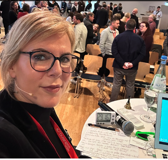 Anika Tannebaum, Keynote Speaker, Moderator, Customer Service Expert